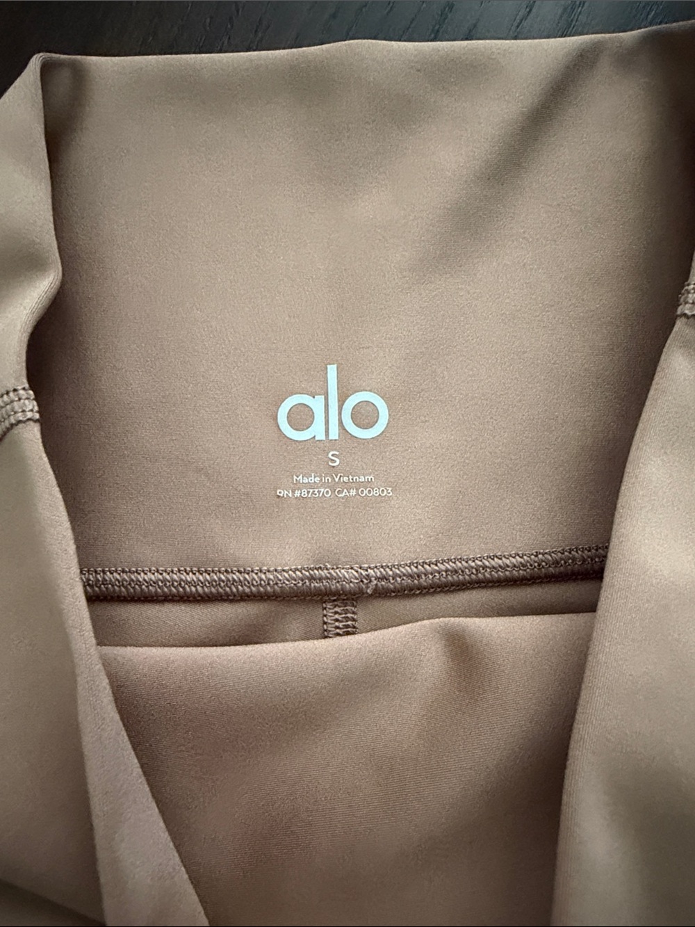 ALO Yoga  High-Waist Leggings in Beige - Picture 2 of 5